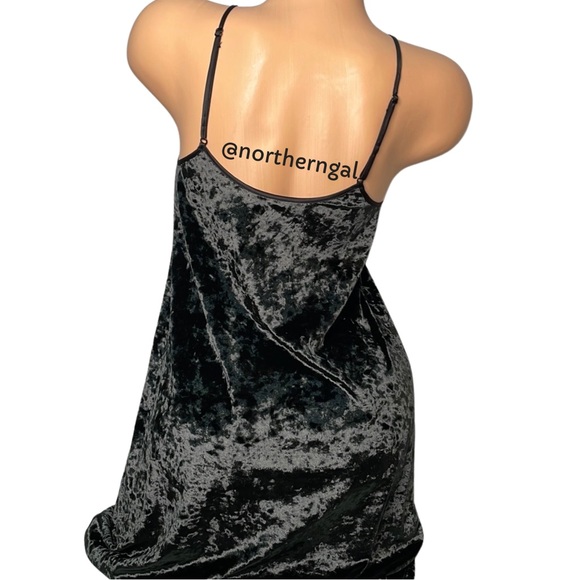 Victoria’s Secret Crushed Velvet Slip Black - Picture 11 of 11